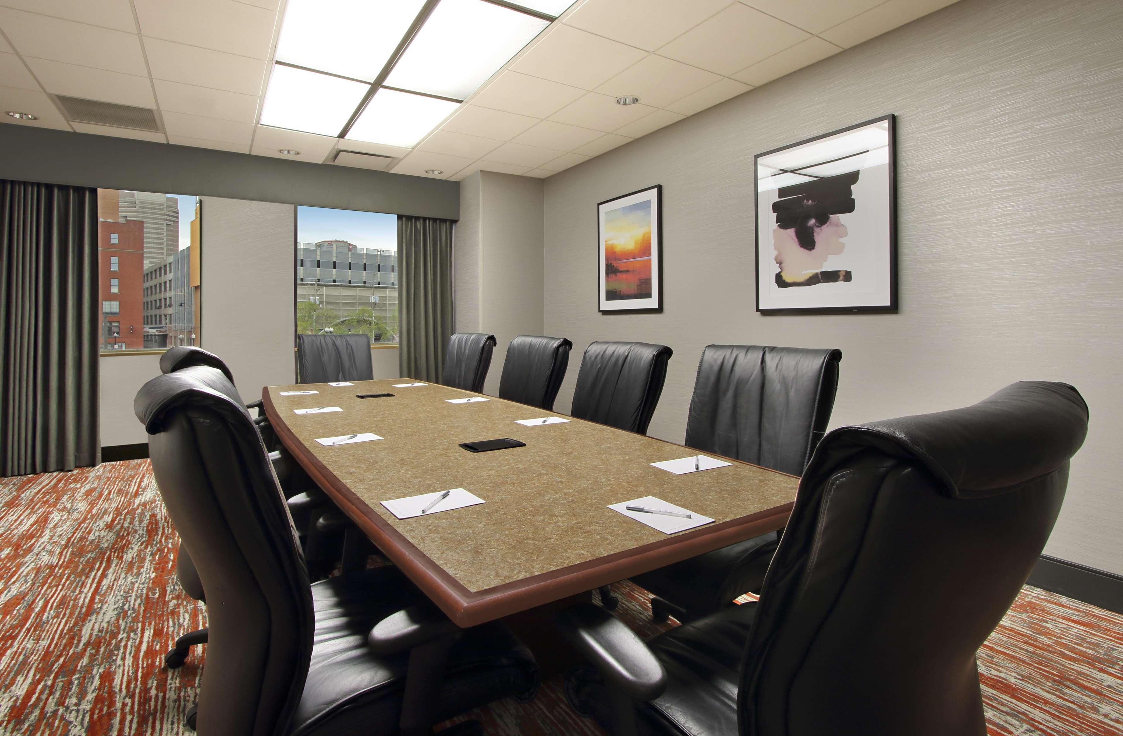 Hampton Inn & Suites Columbus-Downtown, Ohio Ngoại thất bức ảnh