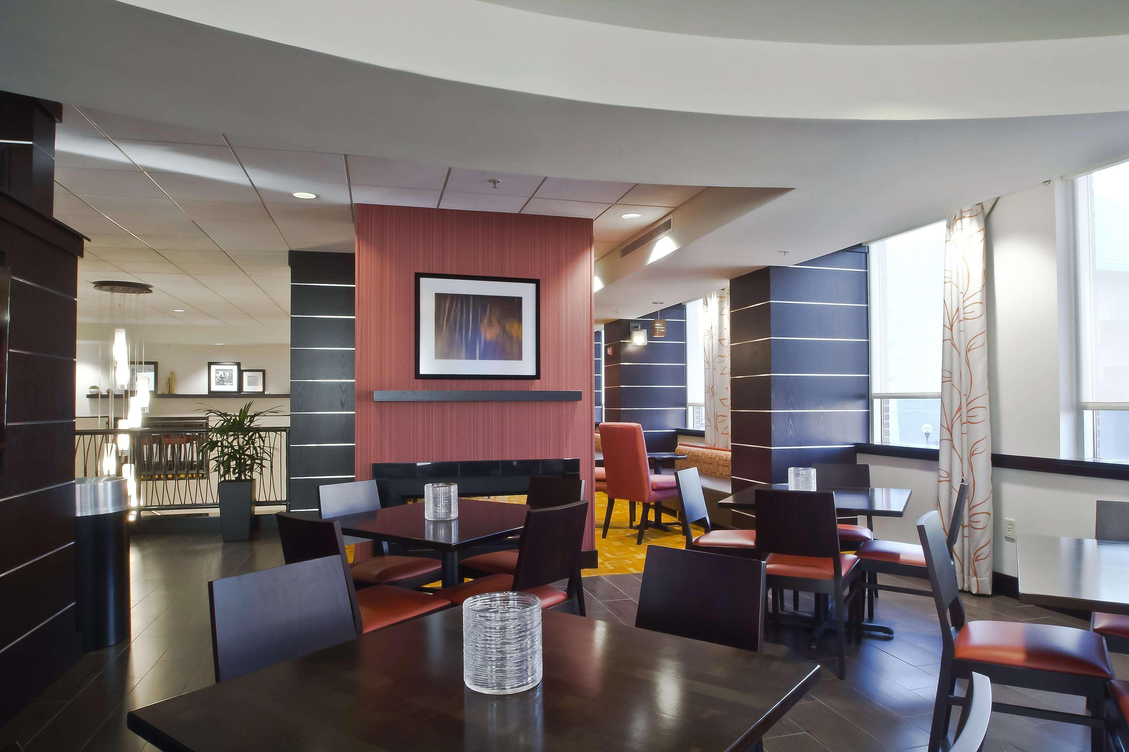 Hampton Inn & Suites Columbus-Downtown, Ohio Ngoại thất bức ảnh
